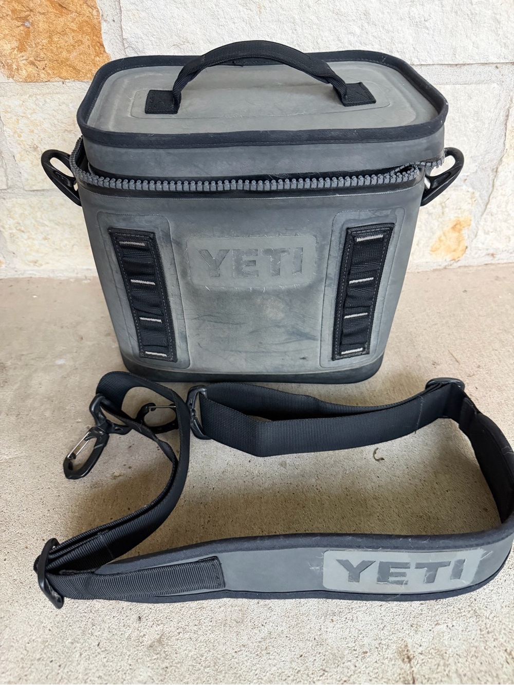 Yeti Hopper Flip 8